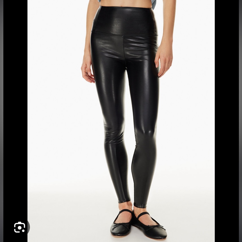 Aritzia Wilfred Free Daria Pant Faux / Vegan Leather High Waisted Leggings